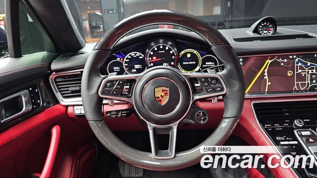 Porsche Panamera 2018 — photo 19