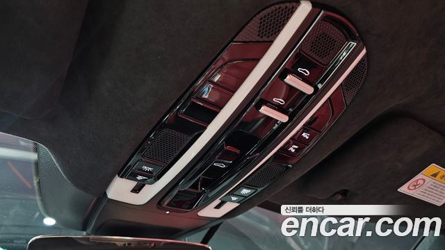 Porsche Panamera 2018 — photo 26
