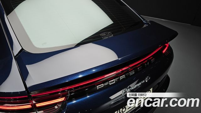 Porsche Panamera 2018 — photo 9