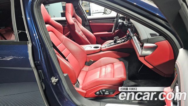 Porsche Panamera 2018 — photo 16
