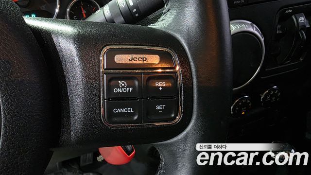 Jeep Wrangler 2012 — photo 18