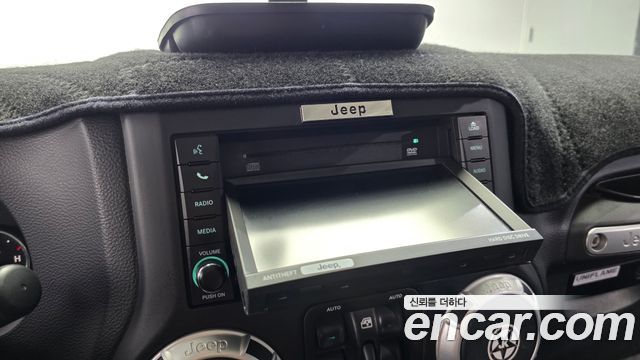 Jeep Wrangler 2012 — photo 19