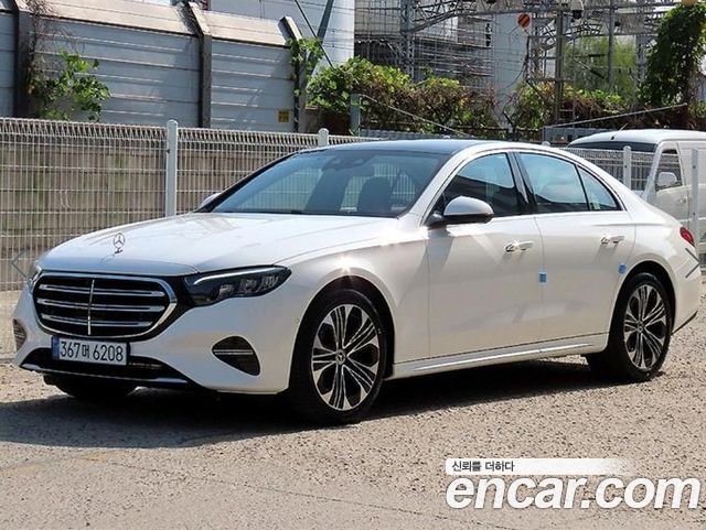 Mercedes-Benz E-Class 2026 — photo 2