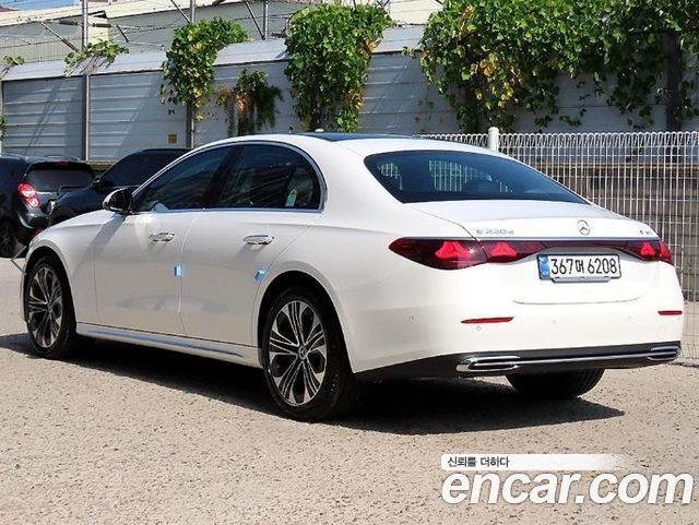 Mercedes-Benz E-Class 2026 — photo 3