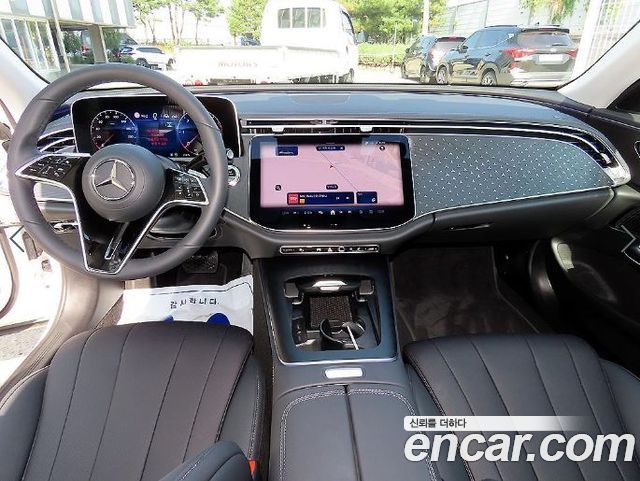 Mercedes-Benz E-Class 2026 — photo 7