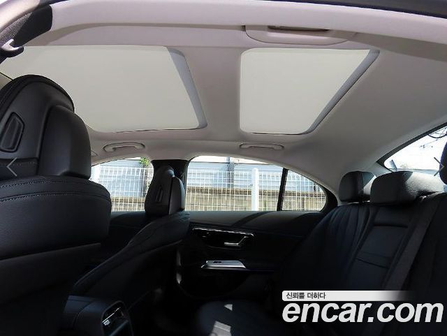 Mercedes-Benz E-Class 2026 — photo 17