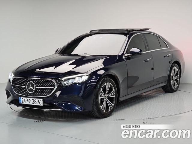 Mercedes-Benz E-Class 2024 — photo 1