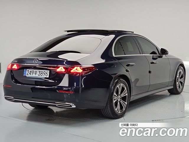 Mercedes-Benz E-Class 2024 — photo 4