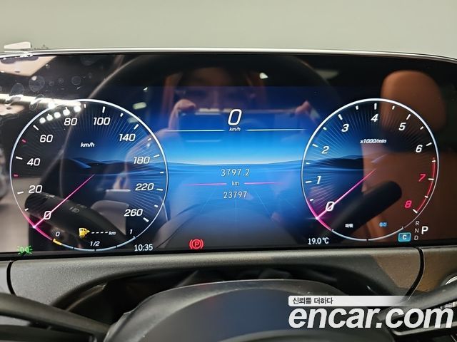 Mercedes-Benz E-Class 2024 — photo 8