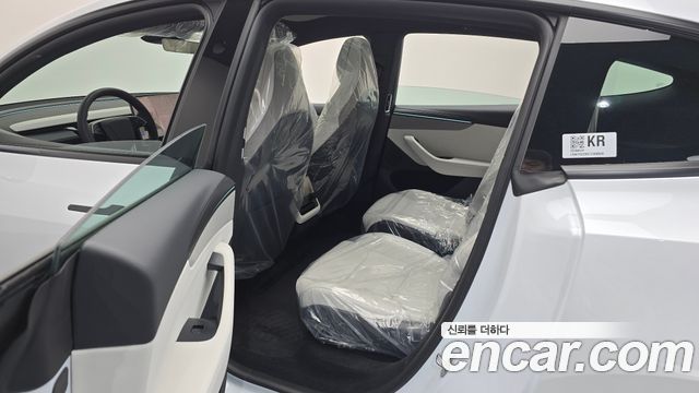 Tesla Model Y 2026 — photo 11