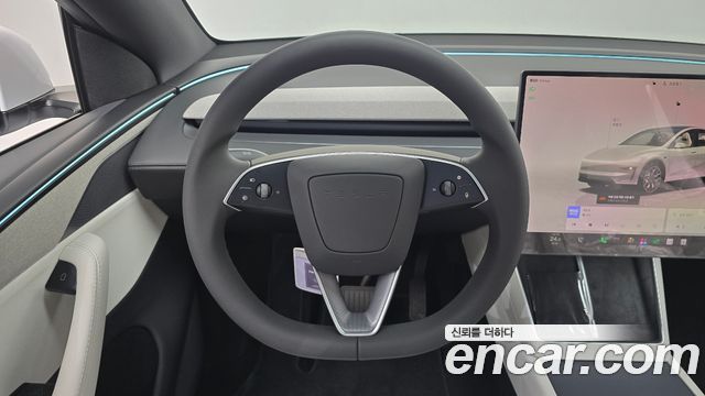 Tesla Model Y 2026 — photo 13