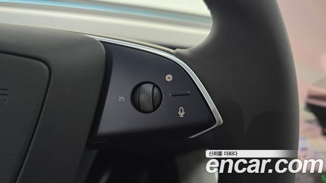Tesla Model Y 2026 — photo 14