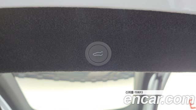 Tesla Model Y 2026 — photo 16