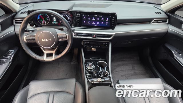 Kia K5 2023 — photo 10
