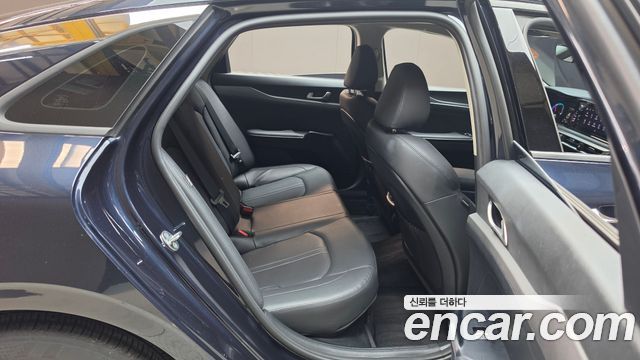 Kia K5 2023 — photo 17