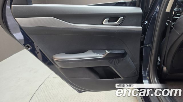 Kia K5 2023 — photo 15