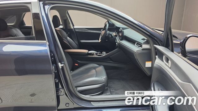 Kia K5 2023 — photo 16