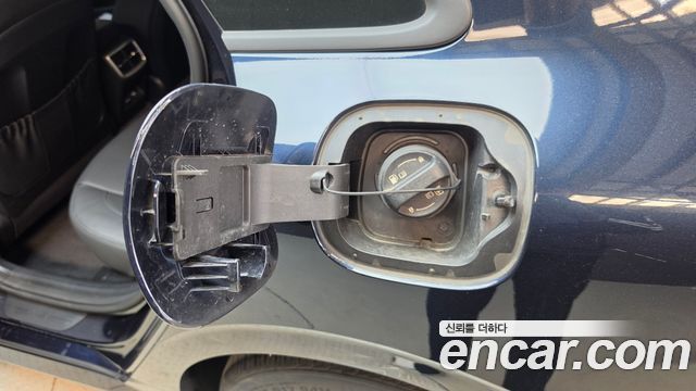 Kia K5 2023 — photo 31