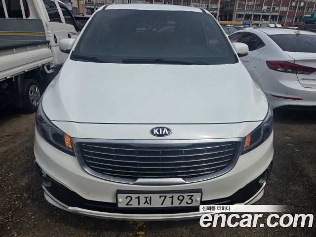 Kia Canival 2015 — photo 1