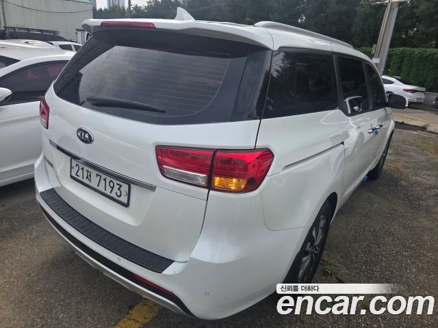 Kia Canival 2015 — photo 5