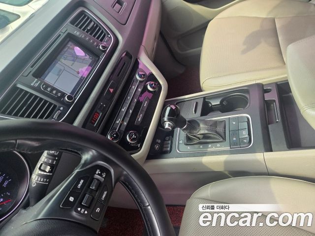 Kia Canival 2015 — photo 11