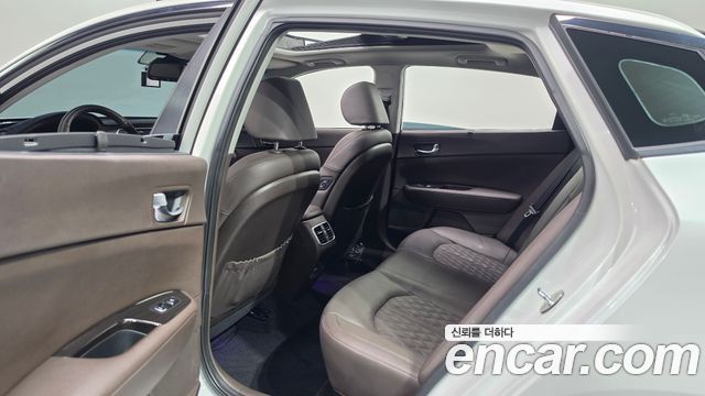 Kia K5 2019 — photo 17