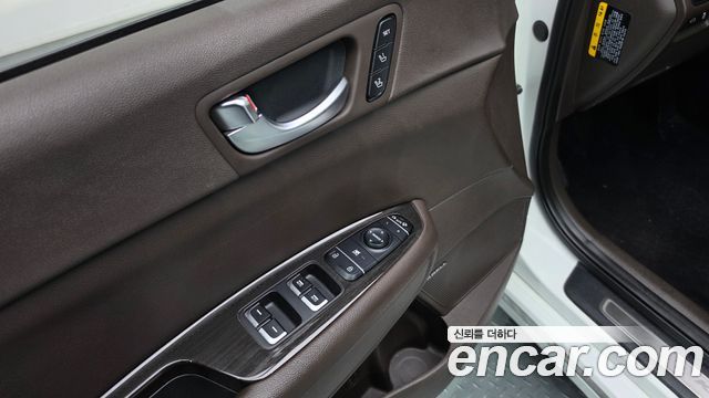Kia K5 2019 — photo 26