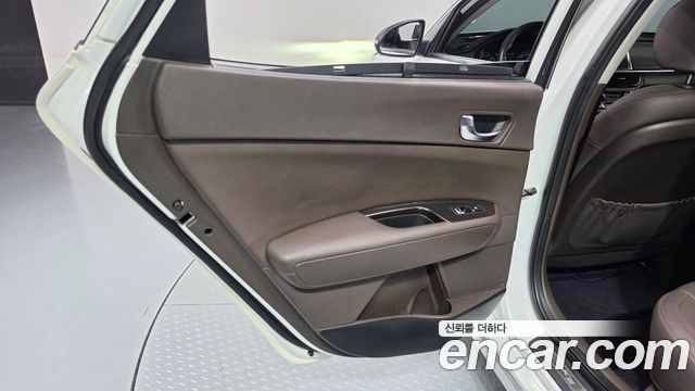 Kia K5 2019 — photo 15