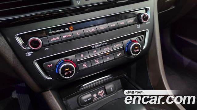 Kia K5 2019 — photo 31