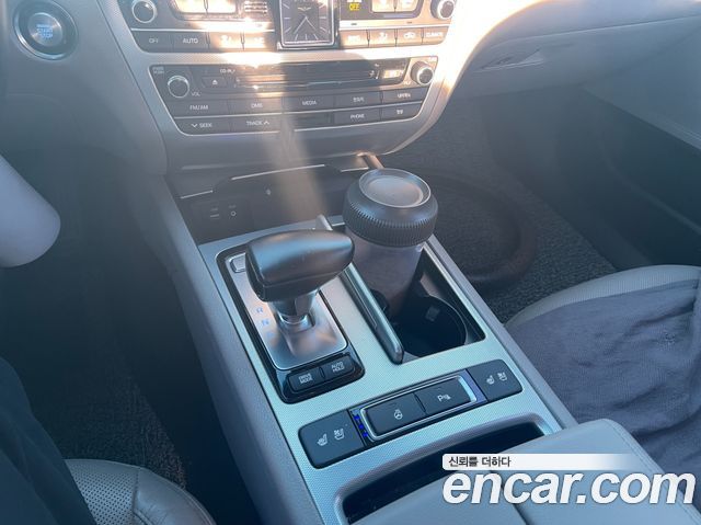 Genesis G80 2017 — photo 8