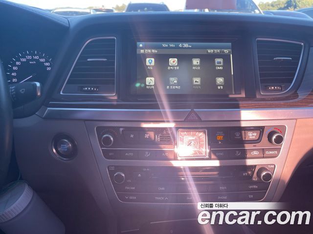 Genesis G80 2017 — photo 9