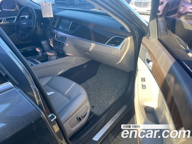 Genesis G80 2017 — photo 16