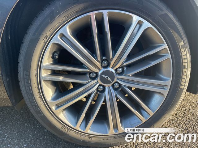 Genesis G80 2017 — photo 18