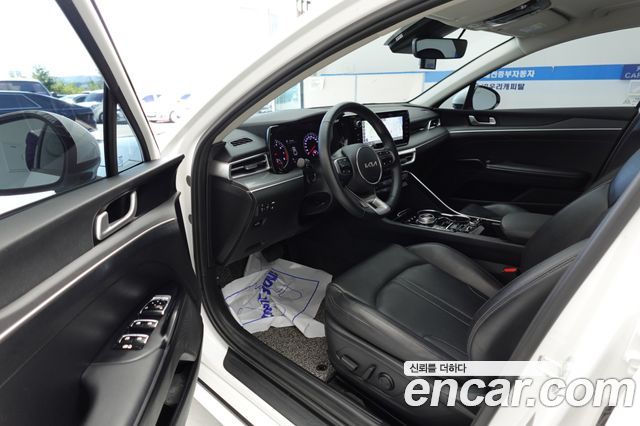 Kia K5 2023 — photo 10