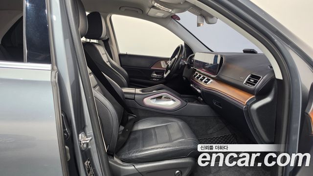 Mercedes-Benz GLE-Class 2019 — photo 11