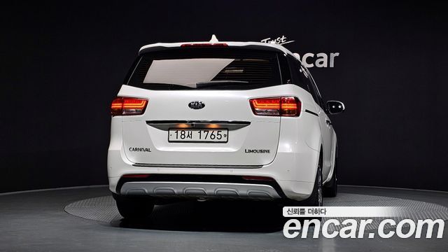 Kia Canival 2018 — photo 4