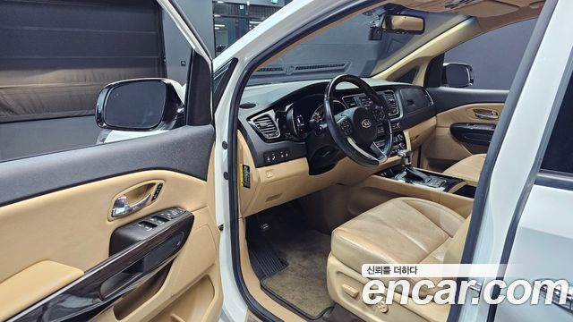 Kia Canival 2018 — photo 13