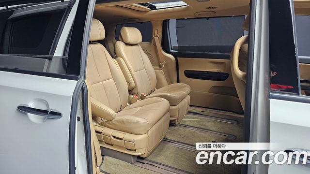 Kia Canival 2018 — photo 17