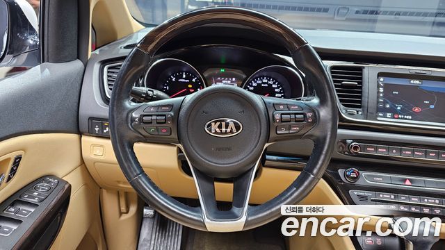Kia Canival 2018 — photo 19