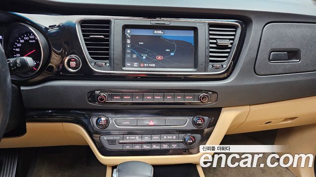 Kia Canival 2018 — photo 20