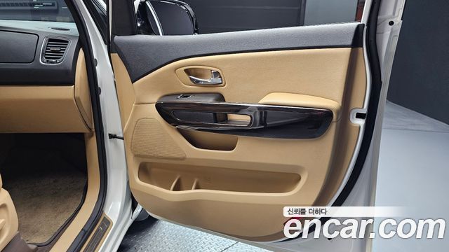 Kia Canival 2018 — photo 15