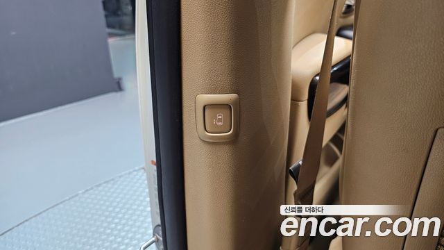 Kia Canival 2018 — photo 28