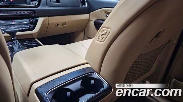 Kia Canival 2018 — photo 29