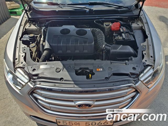 Ford Taurus 2014 — photo 10