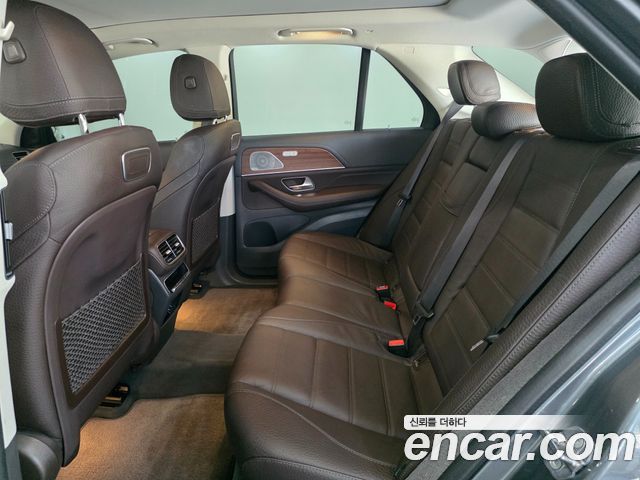 Mercedes-Benz GLE-Class 2020 — photo 12
