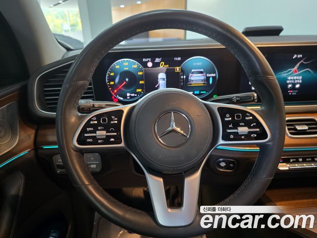Mercedes-Benz GLE-Class 2020 — photo 13