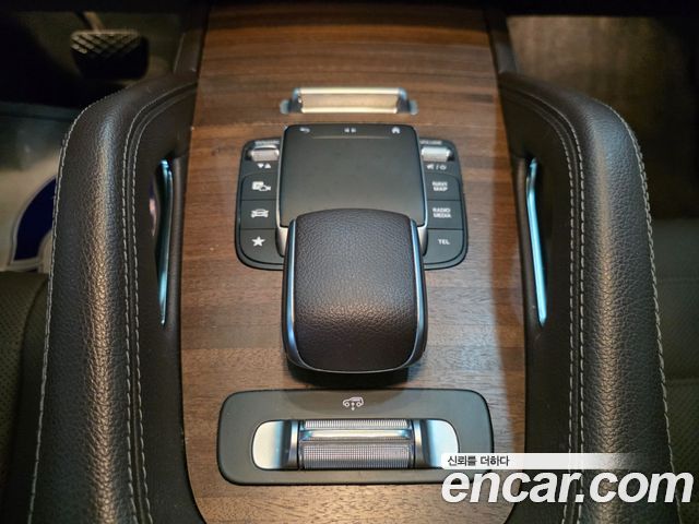 Mercedes-Benz GLE-Class 2020 — photo 17