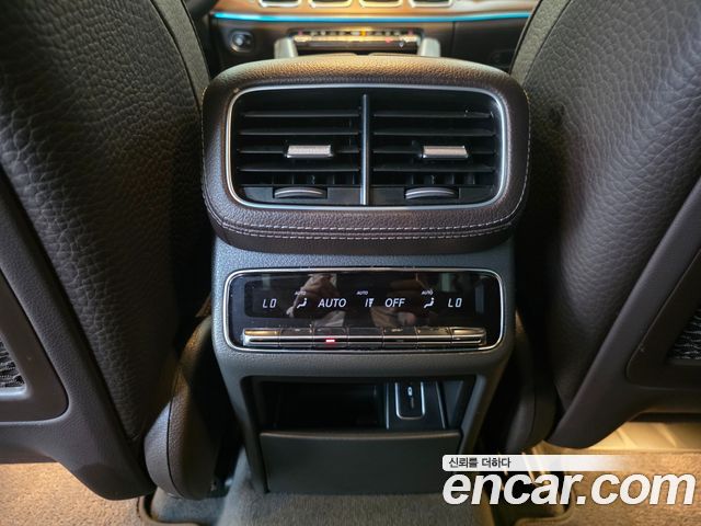 Mercedes-Benz GLE-Class 2020 — photo 18