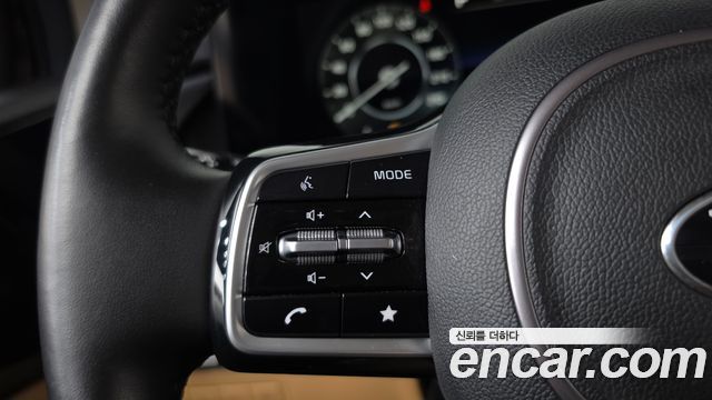 Kia Canival 2021 — photo 22