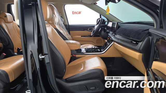 Kia Canival 2021 — photo 16